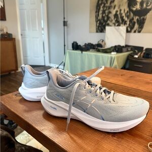 Women’s asics gt 2000 13 size 8.5